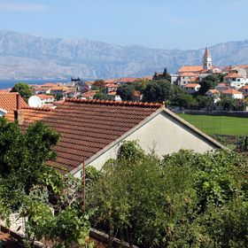 Apartmanok Parkolóhellyel Postira, Brac - 5659 Postira