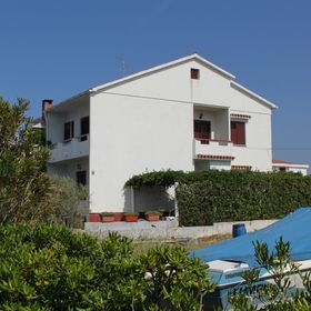 Apartmanok Parkolóhellyel Povljana, Pag - 6468 Povljana