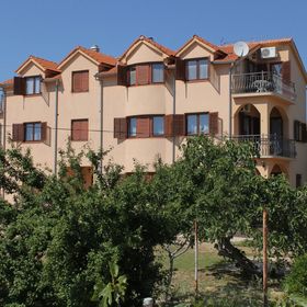 Apartmanok Parkolóhellyel Tribunj, Vodice - 6223 Tribunj