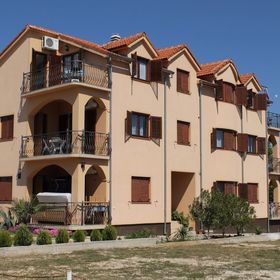 Apartmanok Parkolóhellyel Tribunj, Vodice - 6223 Tribunj