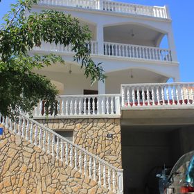 Apartmanok Parkolóhellyel Vis - 8531