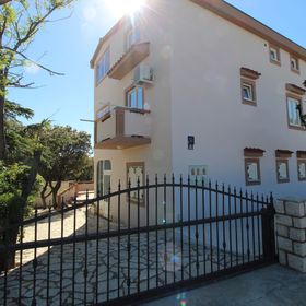 Apartmanok és Szobák Parkolóhellyel Mandre, Pag - 6309 Mandre