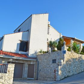 Apartmanok Parkolóhellyel Slatine, Ciovo - 6891 Slatine