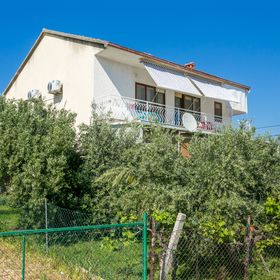 Apartmanok Parkolóhellyel Trogir - 9209