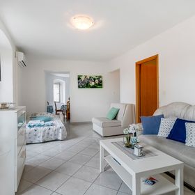 Apartmanok Parkolóhellyel Mali Losinj, Losinj - 8053 Mali Lošinj