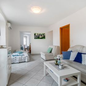 Apartmanok Parkolóhellyel Mali Losinj, Losinj - 8053 Mali Lošinj