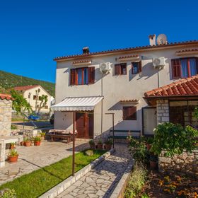 Szobák Magán Parkolóhellyel Cres - 2512