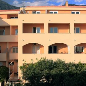 Apartmanok és Szobák A Tenger Mellett Tucepi, Makarska - 6058 Tučepi