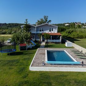 Apartmanok Családok Részére Medencével Ljubac, Zadar - 5831 Ljubač