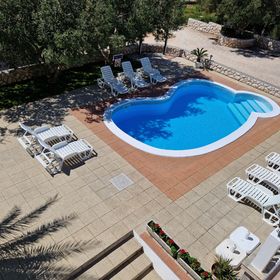 Apartmanok Családok Részére Medencével Barbat, Rab - 4951 Barbat