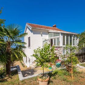 Apartmanok Parkolóhellyel Njivice, Krk - 5325 Njivice