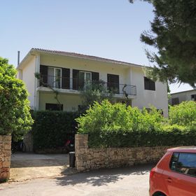 Apartmanok Parkolóhellyel Jelsa, Hvar - 8750 Jelsa
