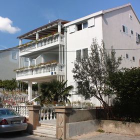 Apartmanok Parkolóhellyel Vodice - 2995