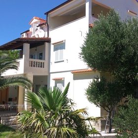 Apartmanok Parkolóhellyel Banjol, Rab - 14134 Banjol