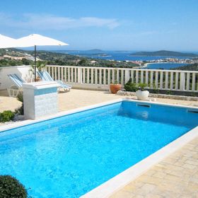 Apartmanok Családok Részére Medencével Dvornica, Rogoznica - 11470 Dvornica