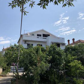 Apartmanok Parkolóhellyel Jezera, Murter - 5135 Jezera