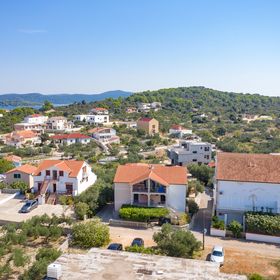 Apartmanok Parkolóhellyel Jezera, Murter - 5133 Jezera