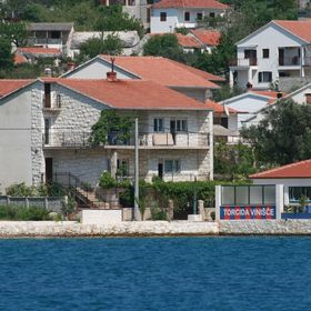 Apartmanok A Tenger Mellett Vinisce, Trogir - 4892 Vinišće