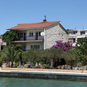 Apartmanok A Tenger Mellett Vinisce, Trogir - 4892 Vinišće