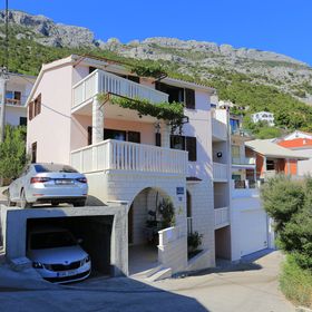 Apartmanok A Tenger Mellett Pisak, Omis - 7521 Pisak