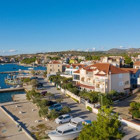 Apartmanok A Tenger Mellett Brodarica, Sibenik - 4194 Brodarica