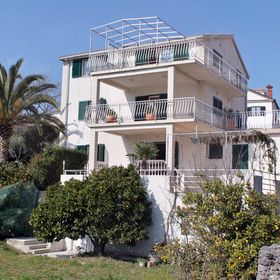 Apartmanok Parkolóhellyel Slatine, Ciovo - 6061 Slatine