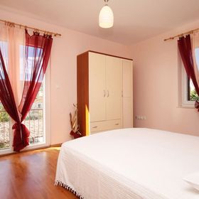 Apartmanok Parkolóhellyel Slatine, Ciovo - 8658 Slatine