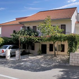 Apartmanok Parkolóhellyel Stari Grad, Hvar - 5724 Stari Grad