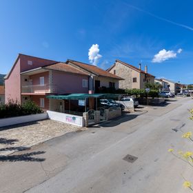 Apartmanok Parkolóhellyel Stari Grad, Hvar - 8726 Stari Grad