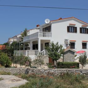 Apartmanok Parkolóhellyel Novalja, Pag - 6524 Novalja