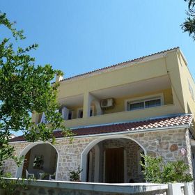 Apartmanok Parkolóhellyel Murter - 5100