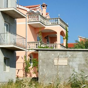 Apartmanok Parkolóhellyel Vodice - 4214