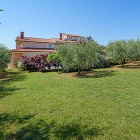 Apartmanok Családok Részére Medencével Basanija, Umag - 3402 Bašanija