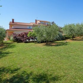 Apartmanok Családok Részére Medencével Basanija, Umag - 3402 Bašanija