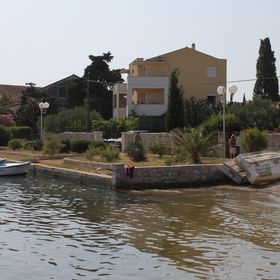 Apartmanok A Tenger Mellett Preko, Ugljan - 8315 Preko