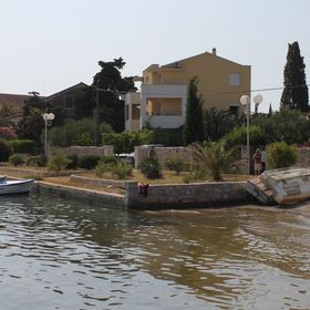 Apartmanok A Tenger Mellett Preko, Ugljan - 8315 Preko