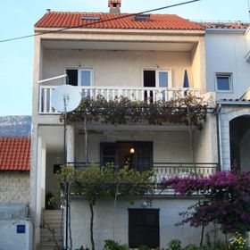 Apartmanok Parkolóhellyel Bol, Brac - 2884 Bol