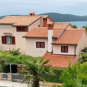 Apartmanok Parkolóhellyel Medulin - 7657