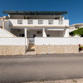 Apartmanok A Tenger Mellett Metajna, Pag - 6395 Metajna