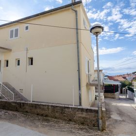 Apartment Josipa Primosten