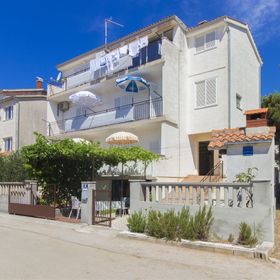 Apartments Slavica Primosten