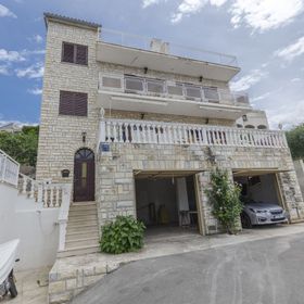 Apartments Dušan Primosten