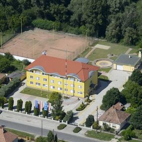 Leier Business Hotel Gönyű