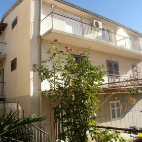 Apartments Paško Primosten