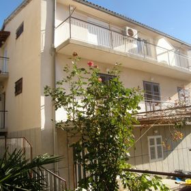 Apartments Paško Primosten