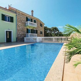 Apartments Old grandfather's house Banj