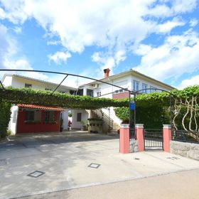 Apartment Tavcar Malinska