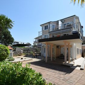 Apartments Frane Malinska