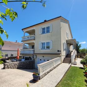 Apartment Babic Malinska