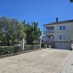 Apartment Babic Malinska